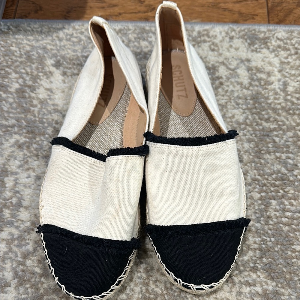 Schutz Women's Espadrilles - Black and Beige